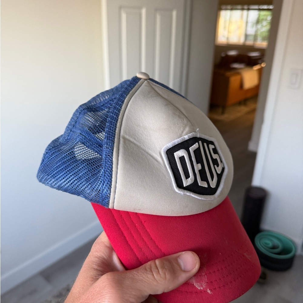 DEUS Vintage hat